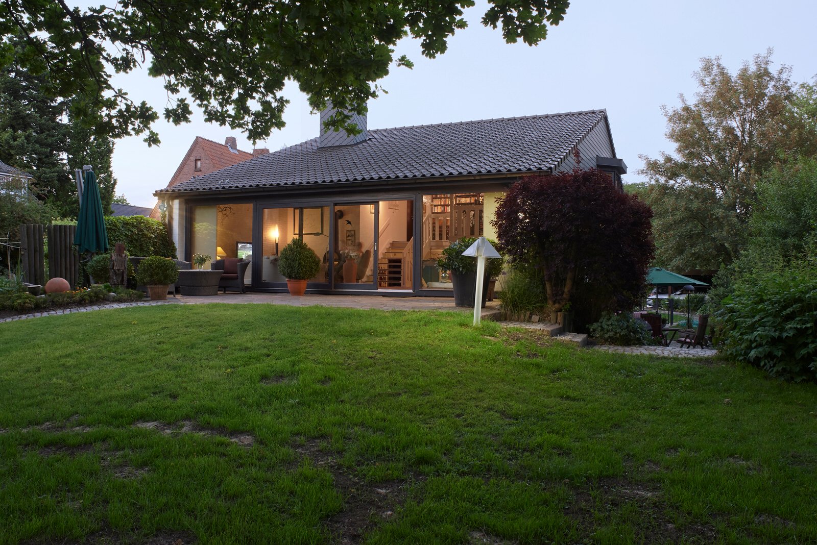 Einfamilienhaus-Rosengarten